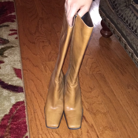 Genuine leather Nine West boots!SOLD! - Picture 2 of 6